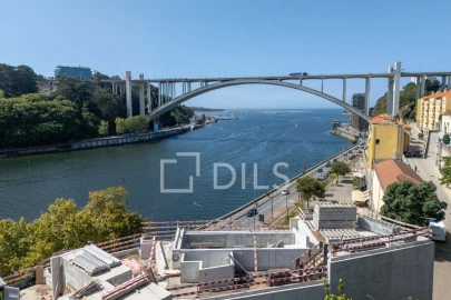 Apartamento T3 para Venda em Lordelo do Ouro e Massarelos
