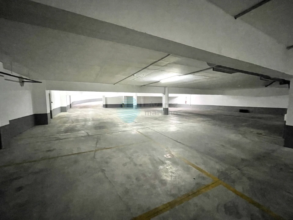 Escritório para Arrendamento em Santa Maria, São Pedro e Matacães Foto 12