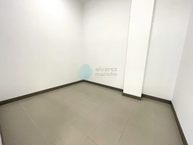 Escritório para Arrendamento em Santa Maria, São Pedro e Matacães Foto 9