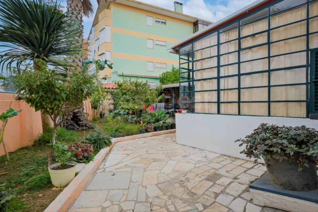 Moradia T4 para Venda em Algés, Linda-A-Velha e Cruz Quebrada-Dafundo Foto 5