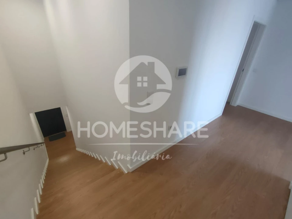 Moradia T3 para Venda em Campo e Sobrado Foto 9