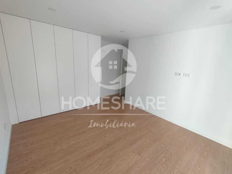 Moradia T3 para Venda em Campo e Sobrado Foto 12