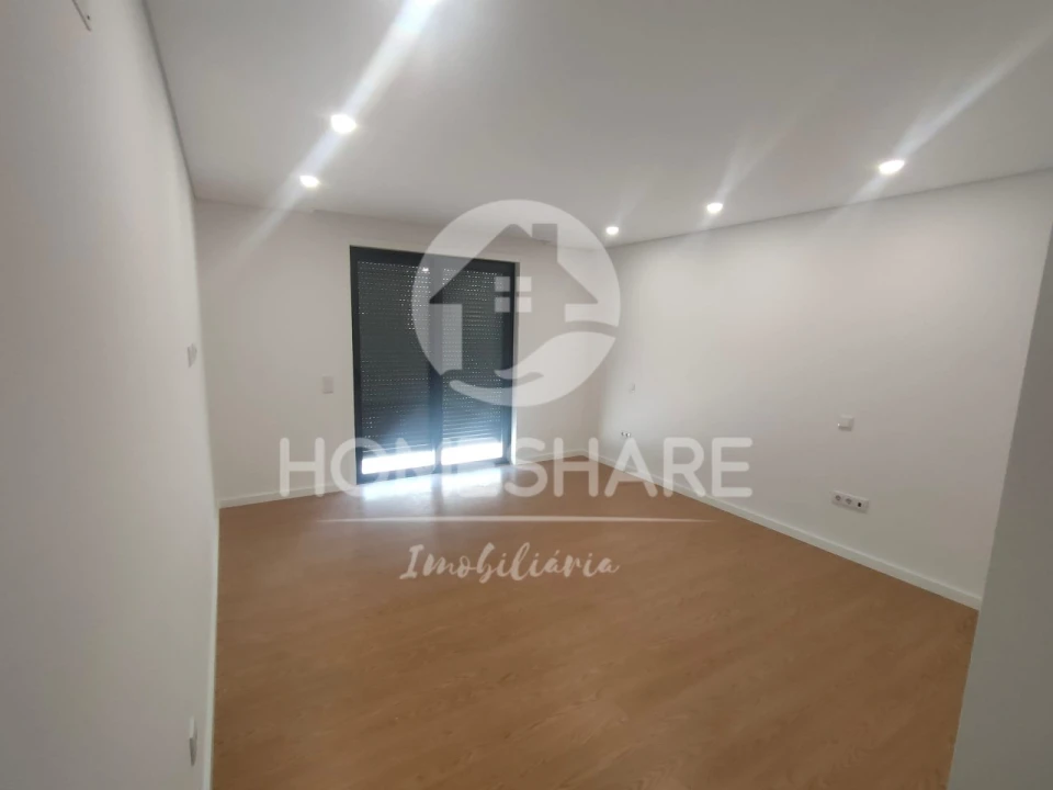 Moradia T3 para Venda em Campo e Sobrado Foto 30