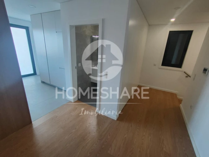 Moradia T3 para Venda em Campo e Sobrado Foto 4