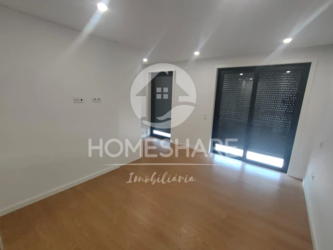 Moradia T3 para Venda em Campo e Sobrado Foto 16