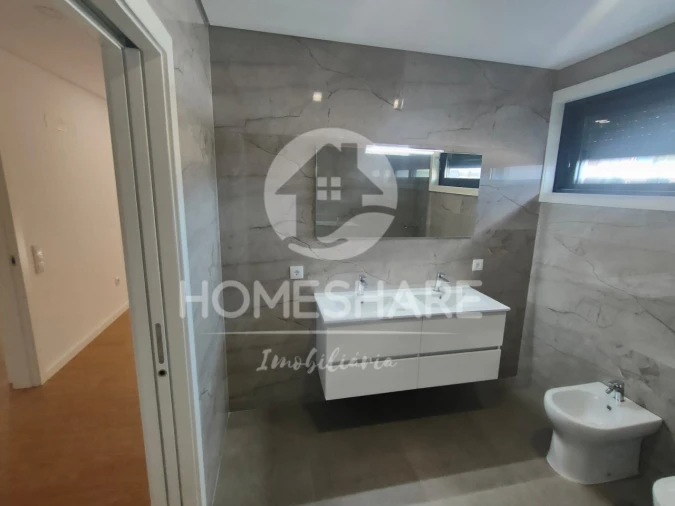 Moradia T3 para Venda em Campo e Sobrado Foto 31