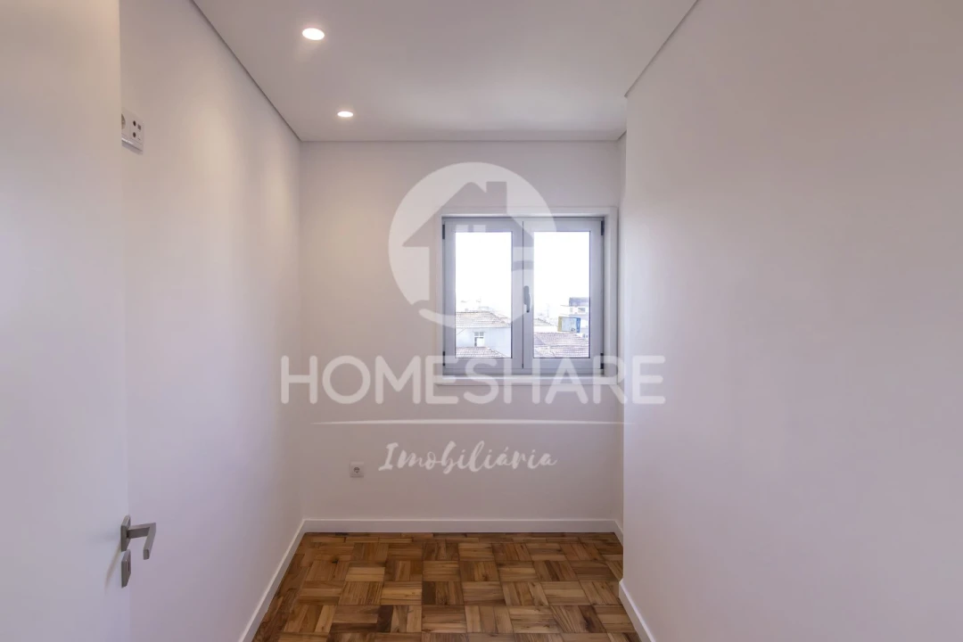Apartamento T4 para Venda em Cedofeita, Santo Ildefonso, Sé, Miragaia, São Nicolau e Vitória Foto 13