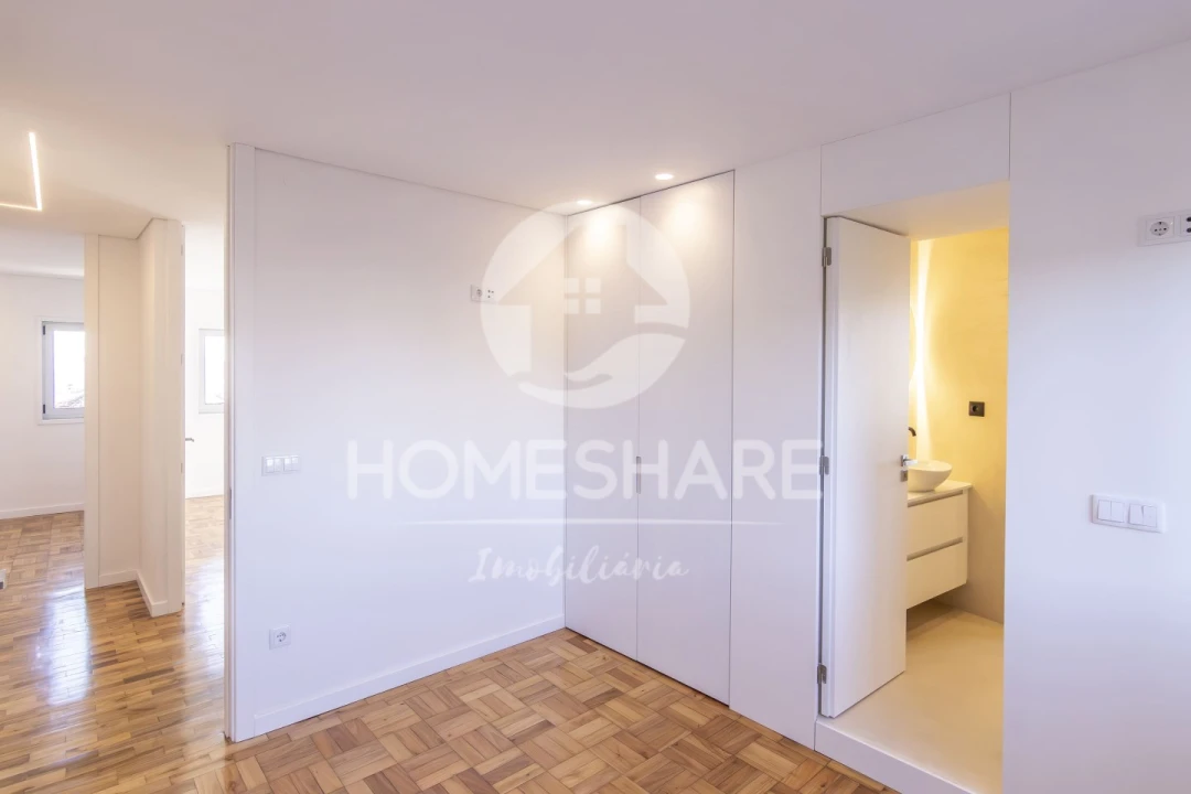 Apartamento T4 para Venda em Cedofeita, Santo Ildefonso, Sé, Miragaia, São Nicolau e Vitória Foto 20