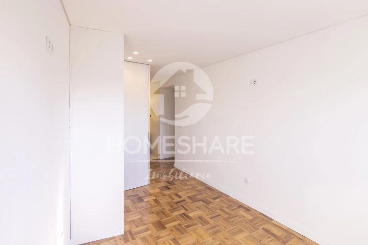 Apartamento T4 para Venda em Cedofeita, Santo Ildefonso, Sé, Miragaia, São Nicolau e Vitória Foto 16