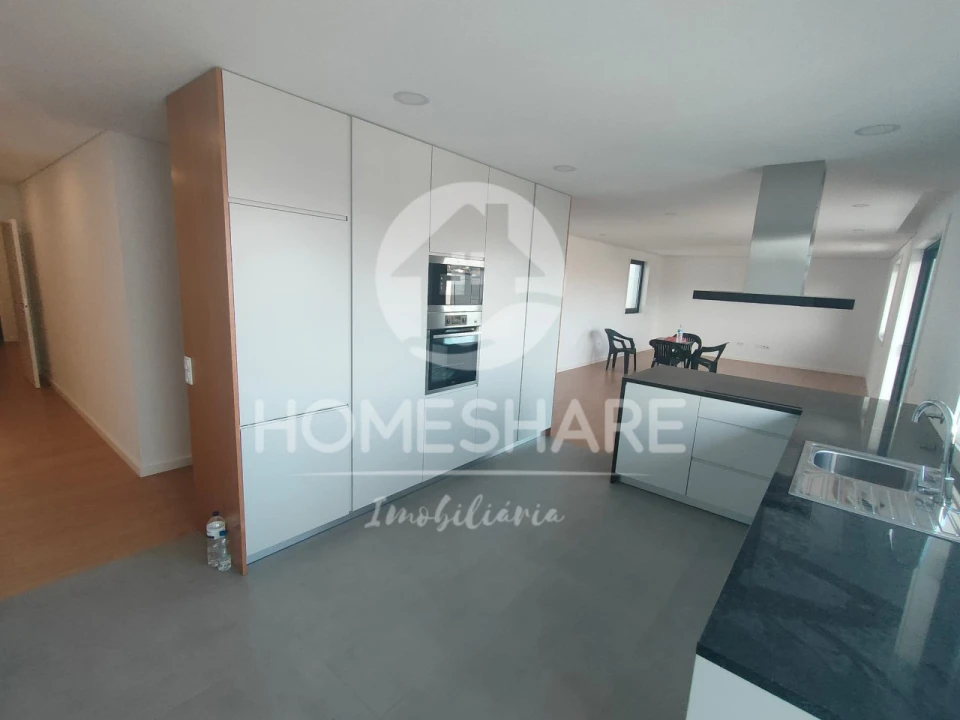 Moradia T3 para Venda em Campo e Sobrado Foto 1