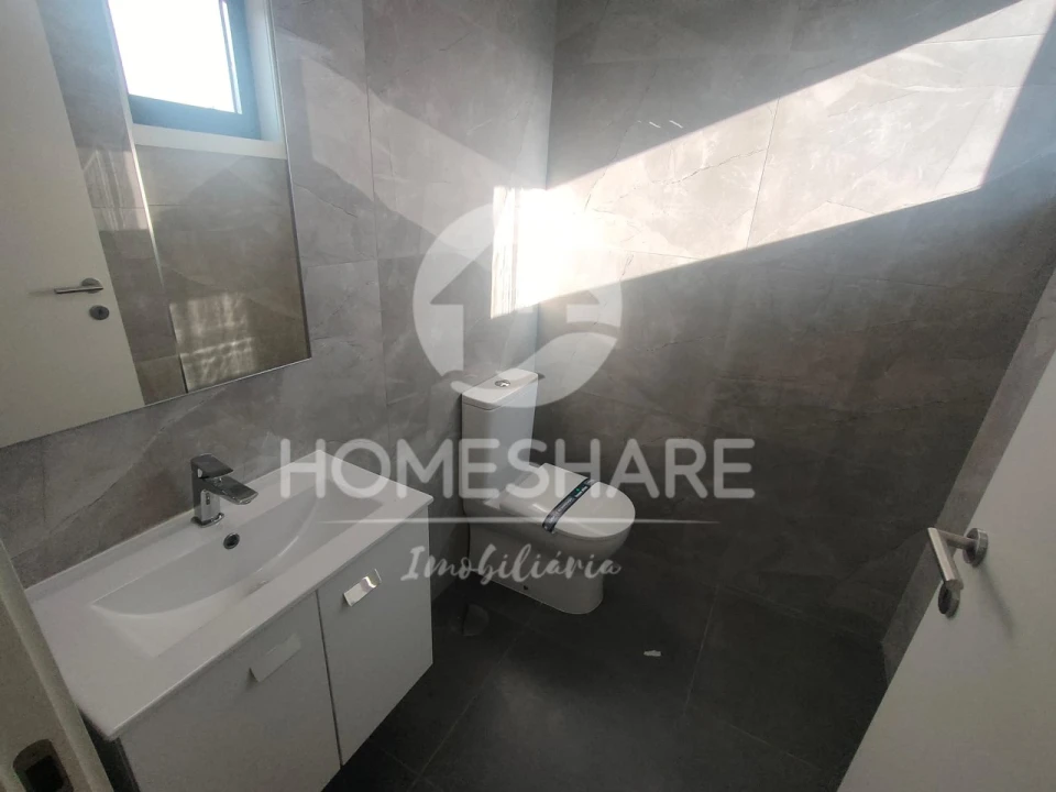 Moradia T3 para Venda em Campo e Sobrado Foto 9