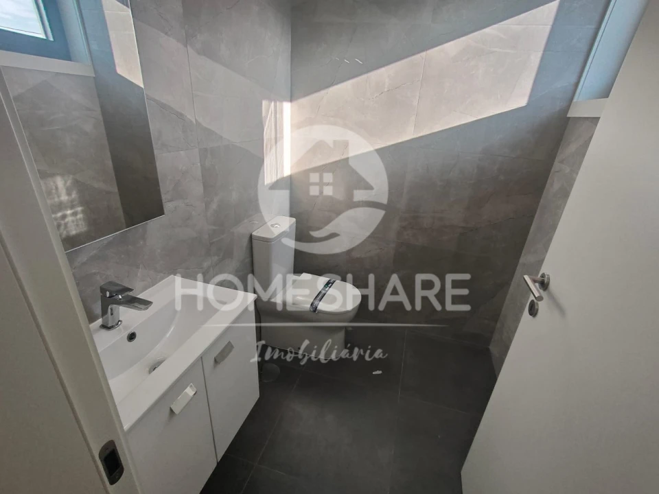 Moradia T3 para Venda em Campo e Sobrado Foto 11