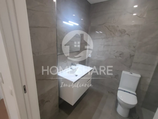 Moradia T3 para Venda em Campo e Sobrado Foto 24