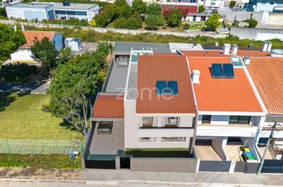 Moradia T4 para Venda em Madalena