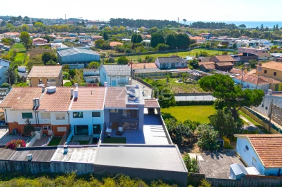 Moradia T4 para Venda em Madalena