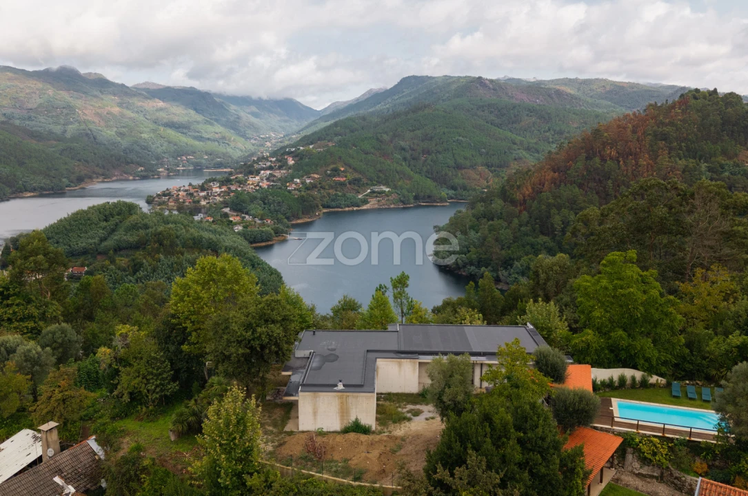 Moradia T4 para Venda em Ventosa e Cova Foto 37