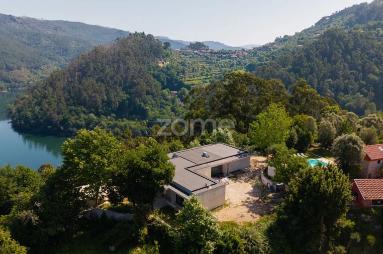 Moradia T4 para Venda em Ventosa e Cova Foto 41