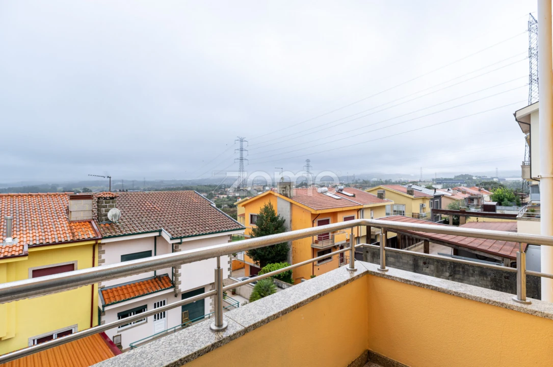 Moradia T3 para Venda em Campo e Sobrado Foto 17