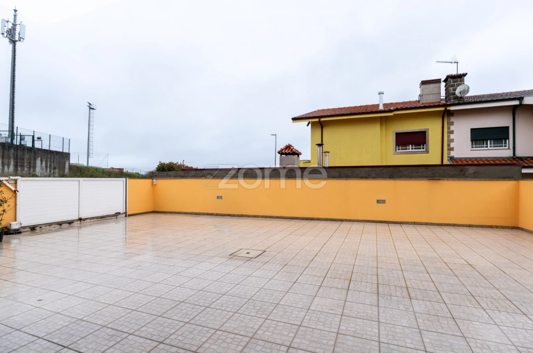 Moradia T3 para Venda em Campo e Sobrado Foto 26