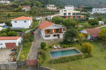 Moradia T4 para Venda em Gondarem