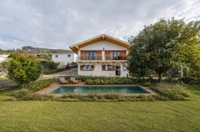 Moradia T4 para Venda em Gondarem