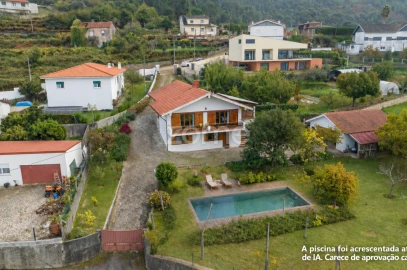Moradia T4 para Venda em Gondarem