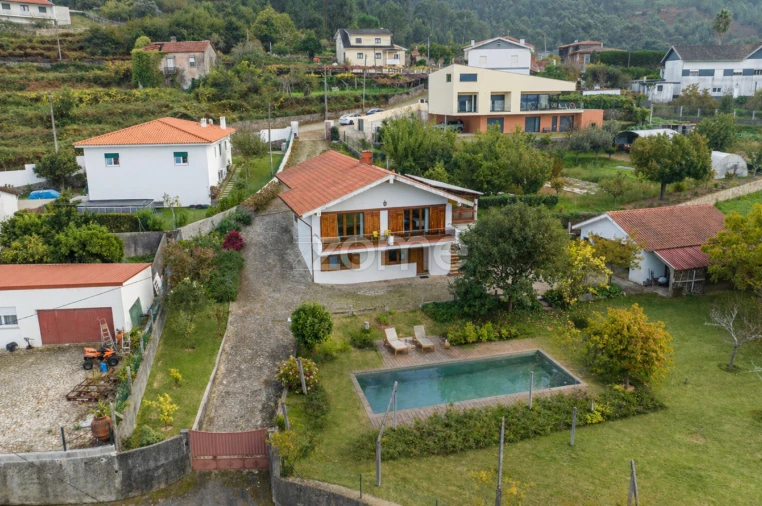 Moradia T4 para Venda em Gondarem Foto 33