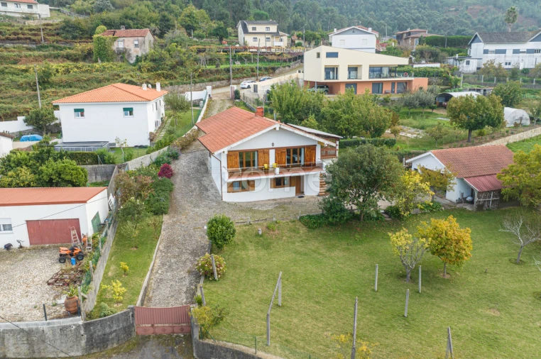 Moradia T4 para Venda em Gondarem Foto 31