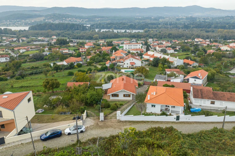 Moradia T4 para Venda em Gondarem Foto 40