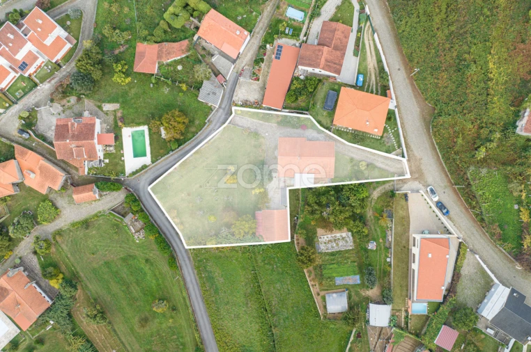 Moradia T4 para Venda em Gondarem Foto 26