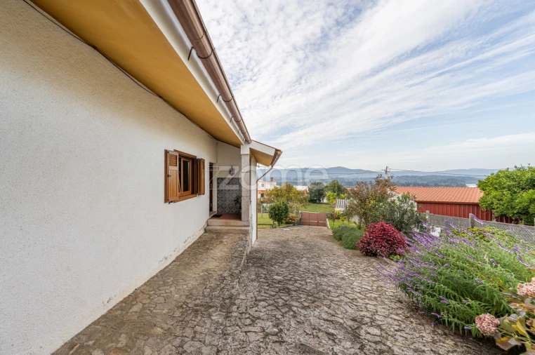 Moradia T4 para Venda em Gondarem Foto 42