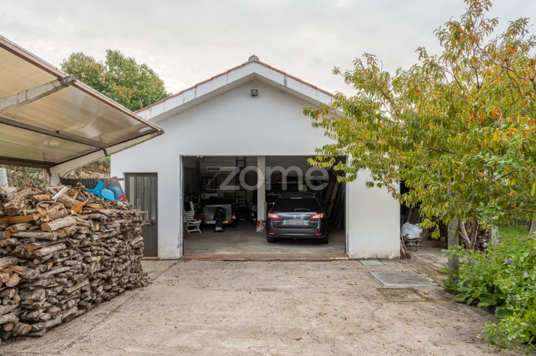 Moradia T4 para Venda em Gondarem Foto 36