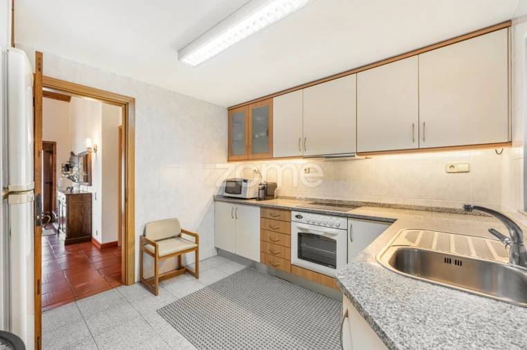 Moradia T4 para Venda em Gondarem Foto 11