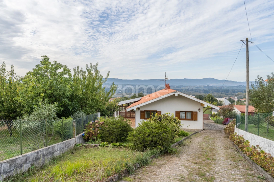 Moradia T4 para Venda em Gondarem Foto 32