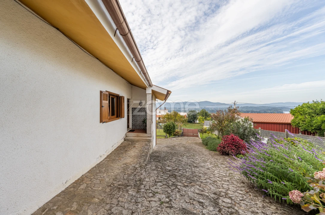 Moradia T4 para Venda em Gondarem Foto 42