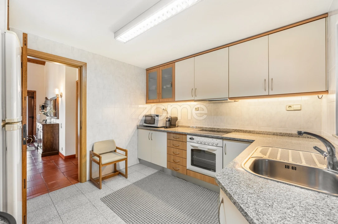 Moradia T4 para Venda em Gondarem Foto 11