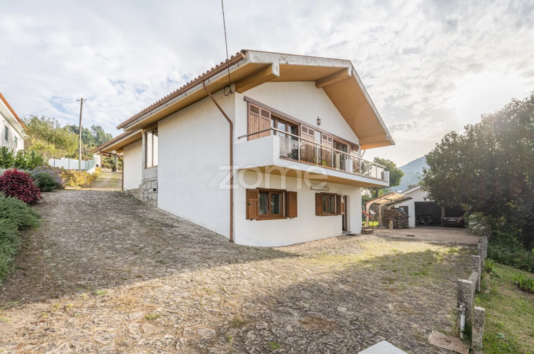 Moradia T4 para Venda em Gondarem Foto 30