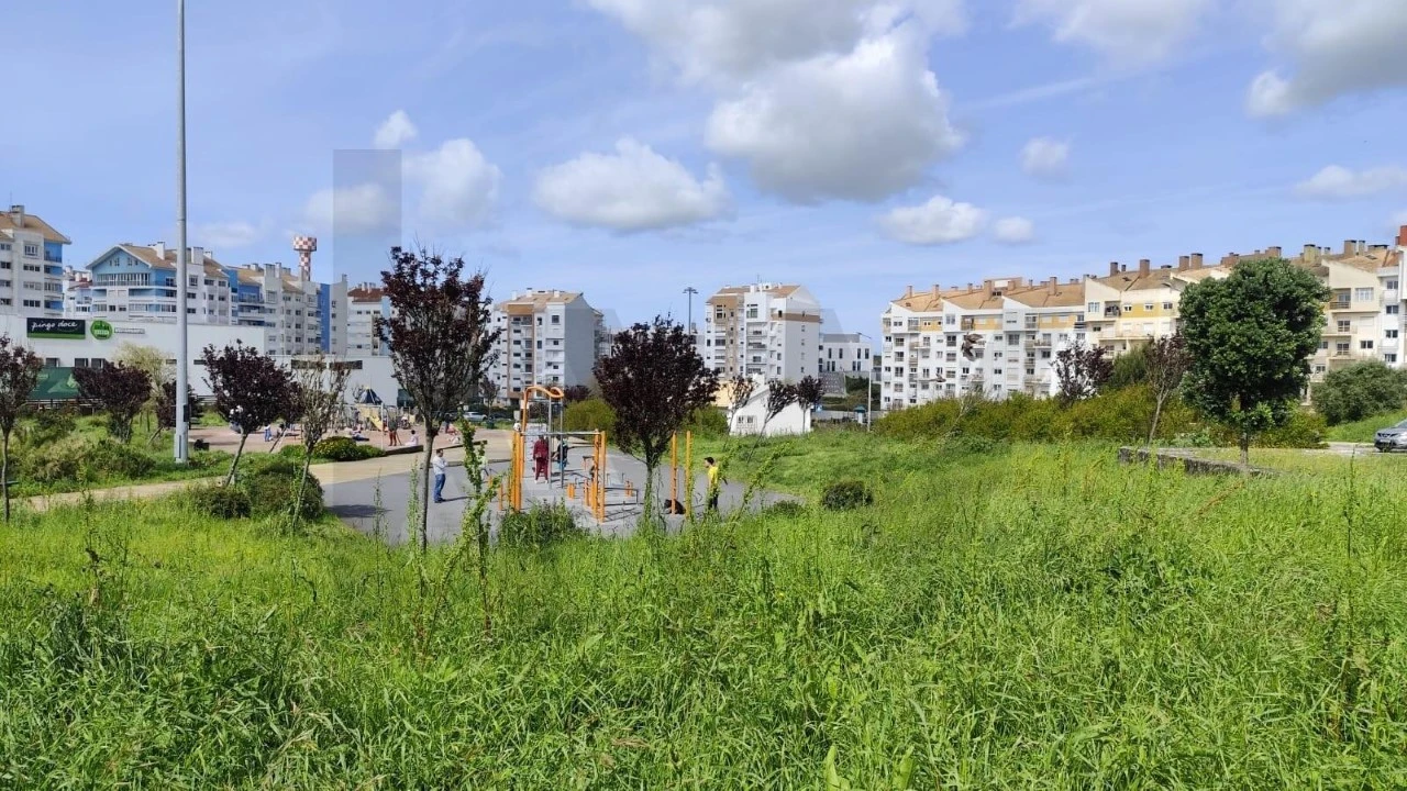 Terreno para Venda em Algueirão-Mem Martins Foto 6