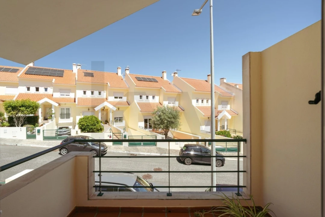 Moradia T3 para Venda em Venda do Pinheiro e Santo Estêvão das Galés Foto 27