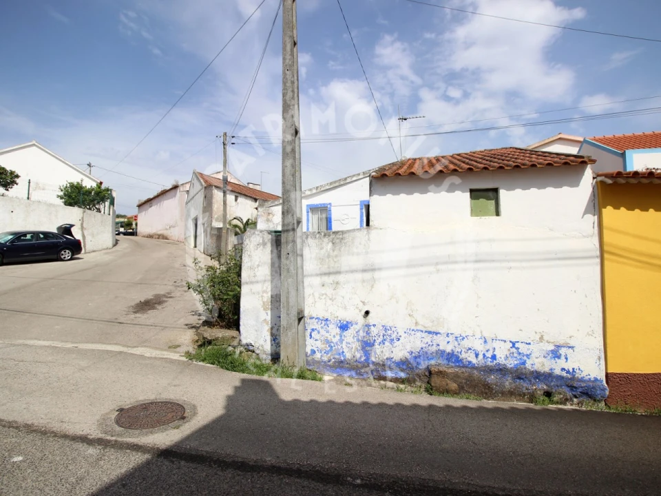 Moradia T2 para Venda em Carvoeira e Carmões Foto 6