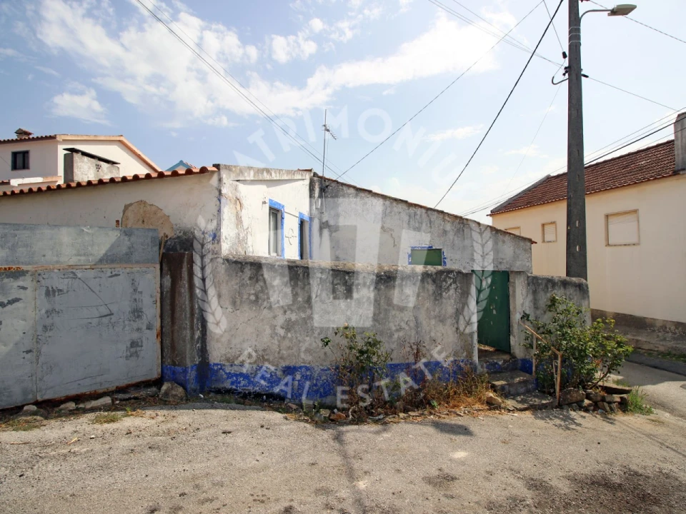 Moradia T2 para Venda em Carvoeira e Carmões Foto 2