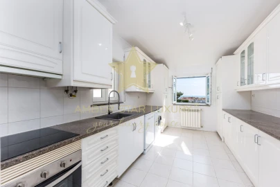 Moradia T3 para Venda em Carcavelos e Parede