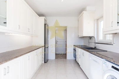 Moradia T3 para Venda em Carcavelos e Parede