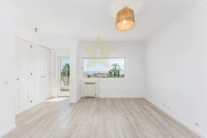Moradia T3 para Venda em Carcavelos e Parede