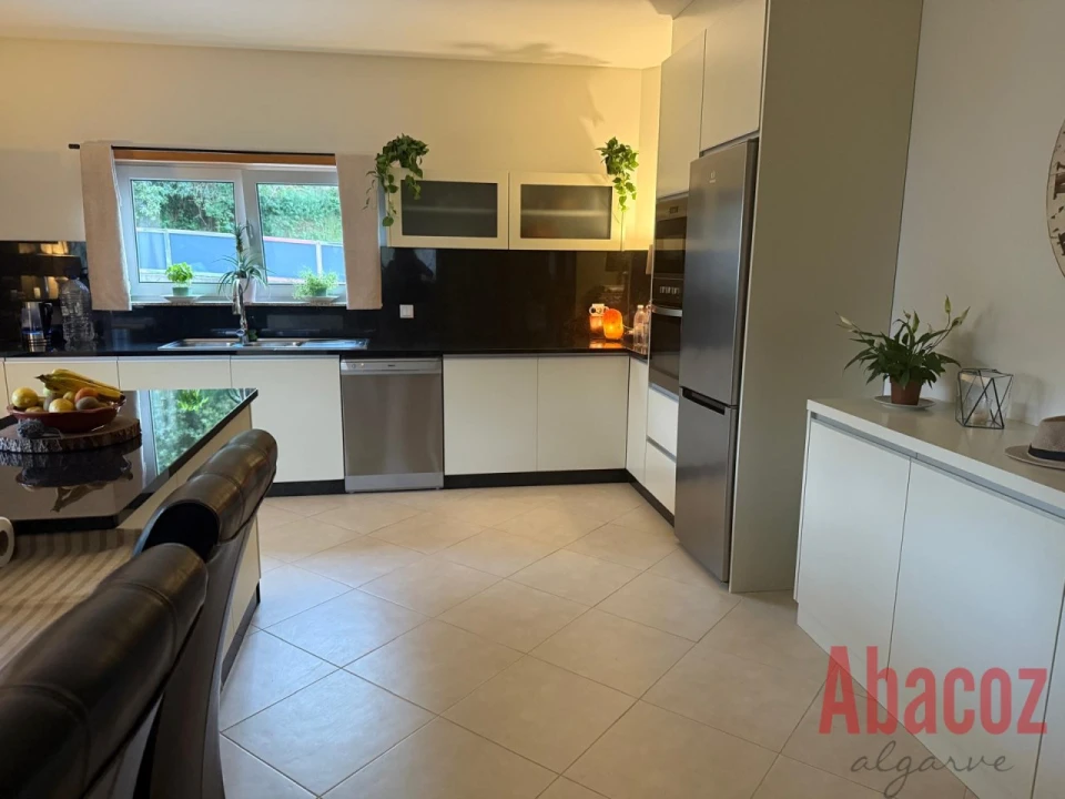 Moradia T3 para Venda em Azias Foto 8