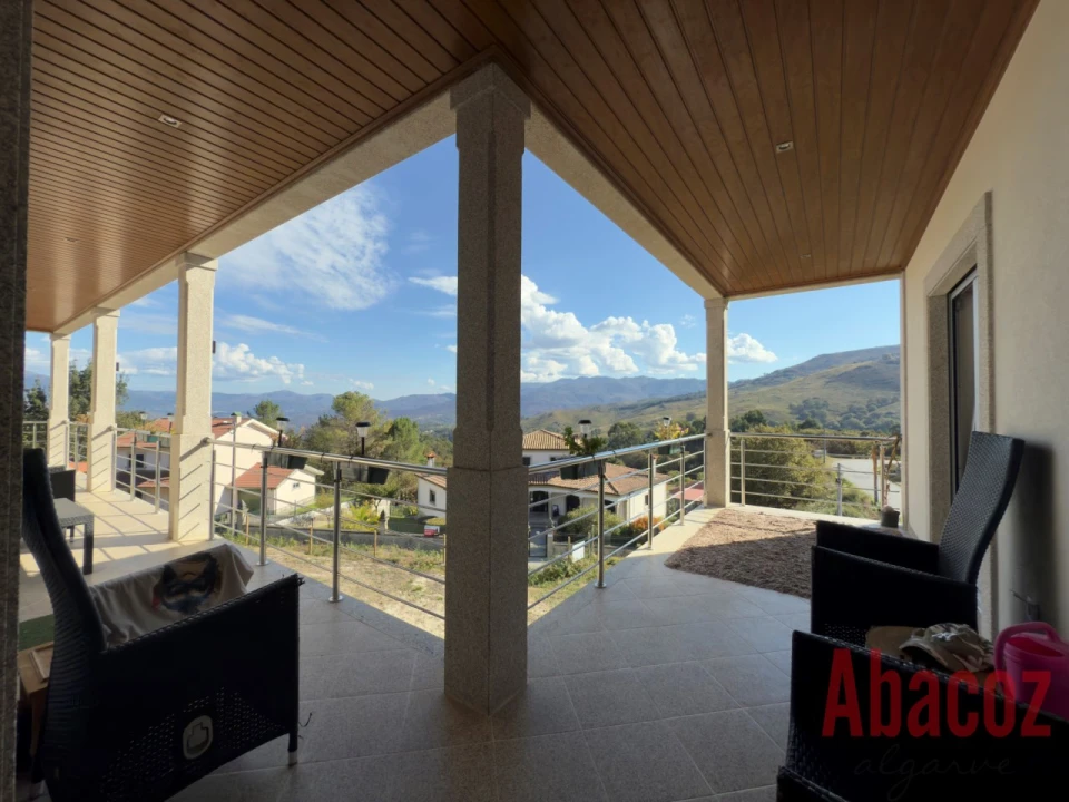 Moradia T3 para Venda em Azias Foto 1