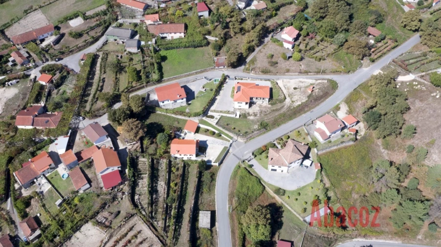 Moradia T3 para Venda em Azias Foto 35