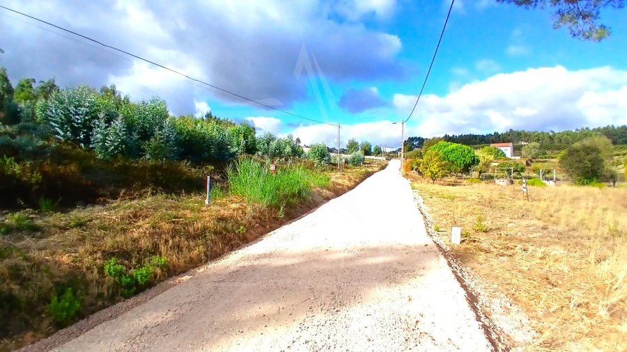 Terreno para Venda em Campelos e Outeiro da Cabeça Foto 1