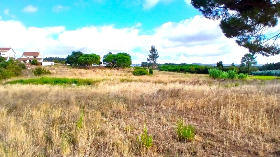 Terreno para Venda em Campelos e Outeiro da Cabeça Foto 1