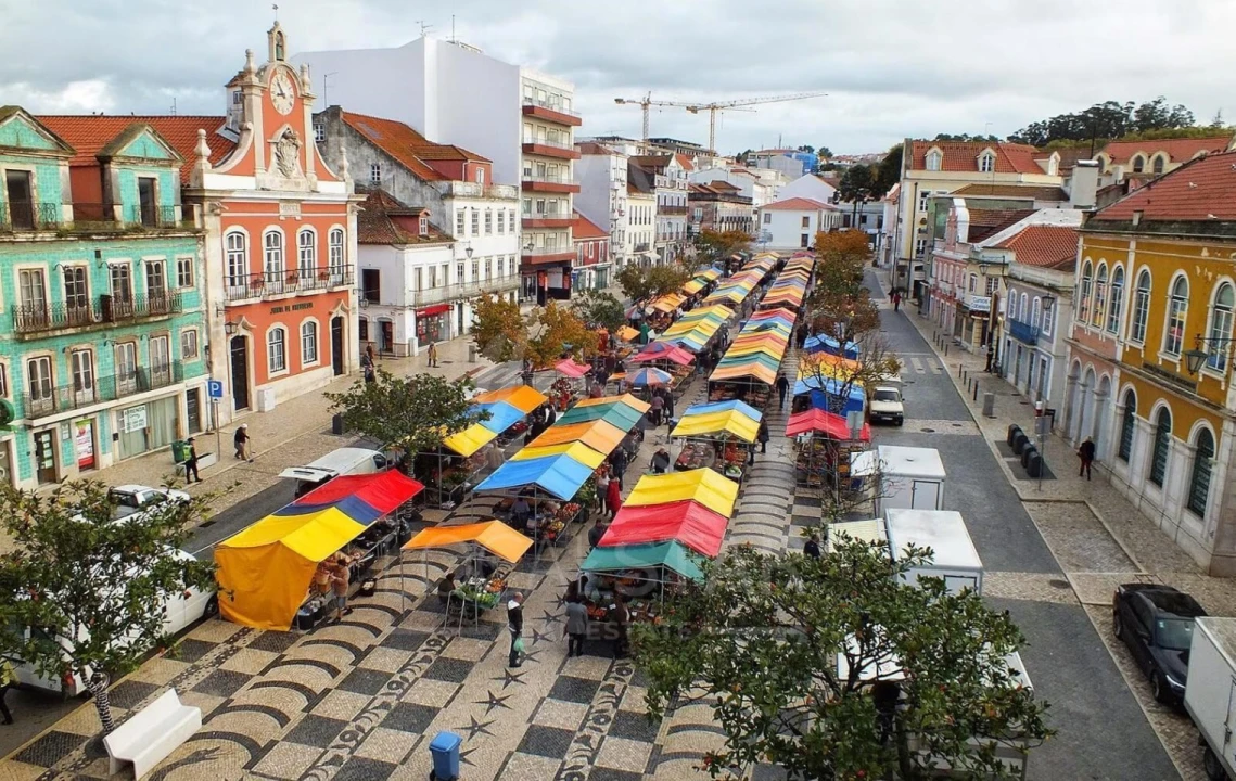Moradia T4 para Venda em Santa Maria, São Pedro e Sobral da Lagoa Foto 31